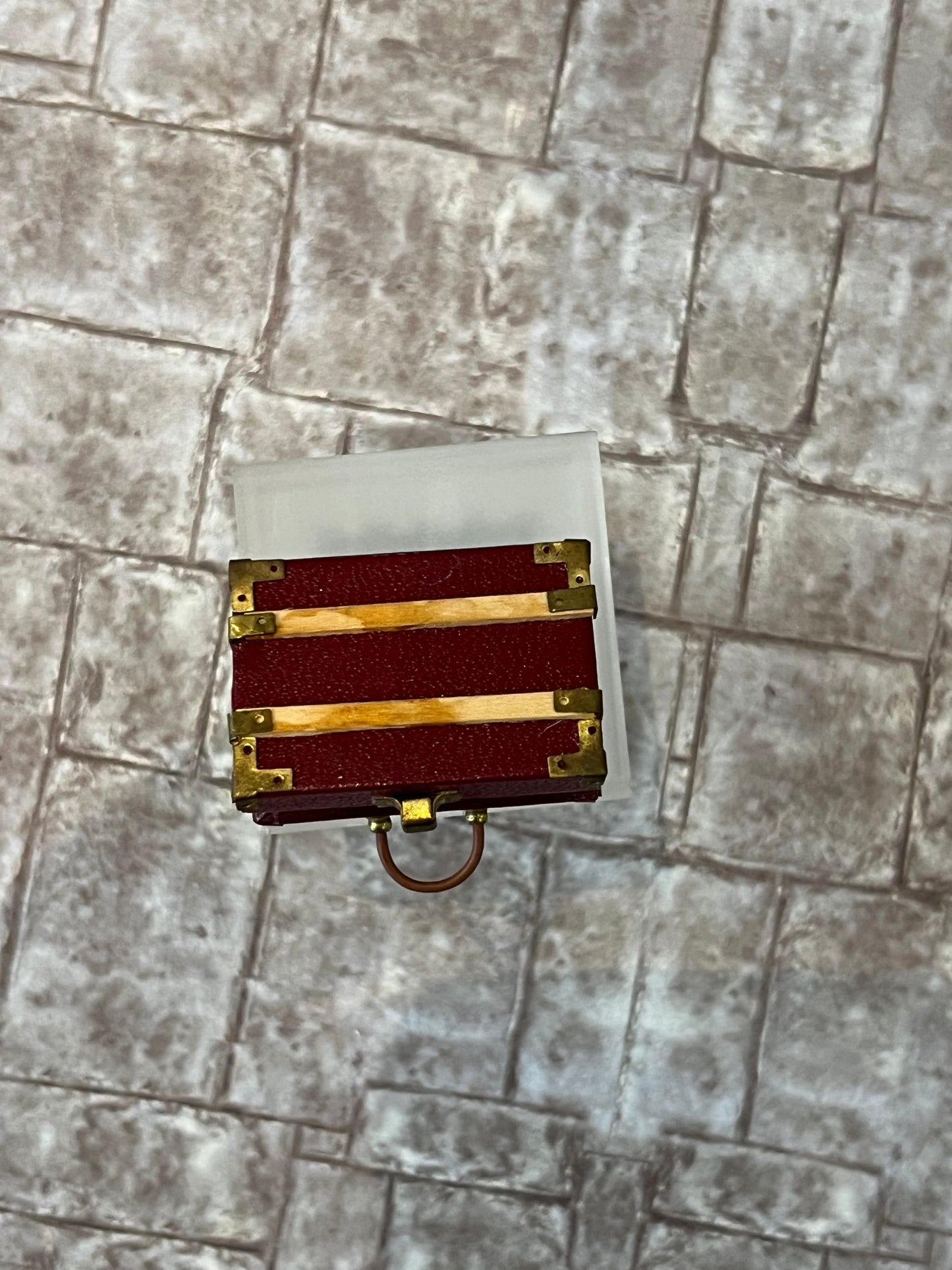 Gevulde leren reiskoffer.