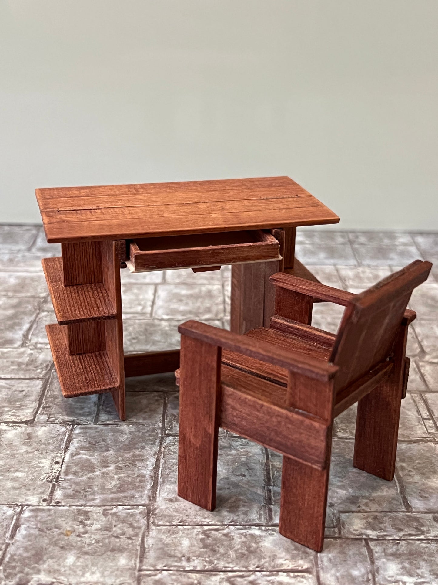 Rietveld bureau met stoel