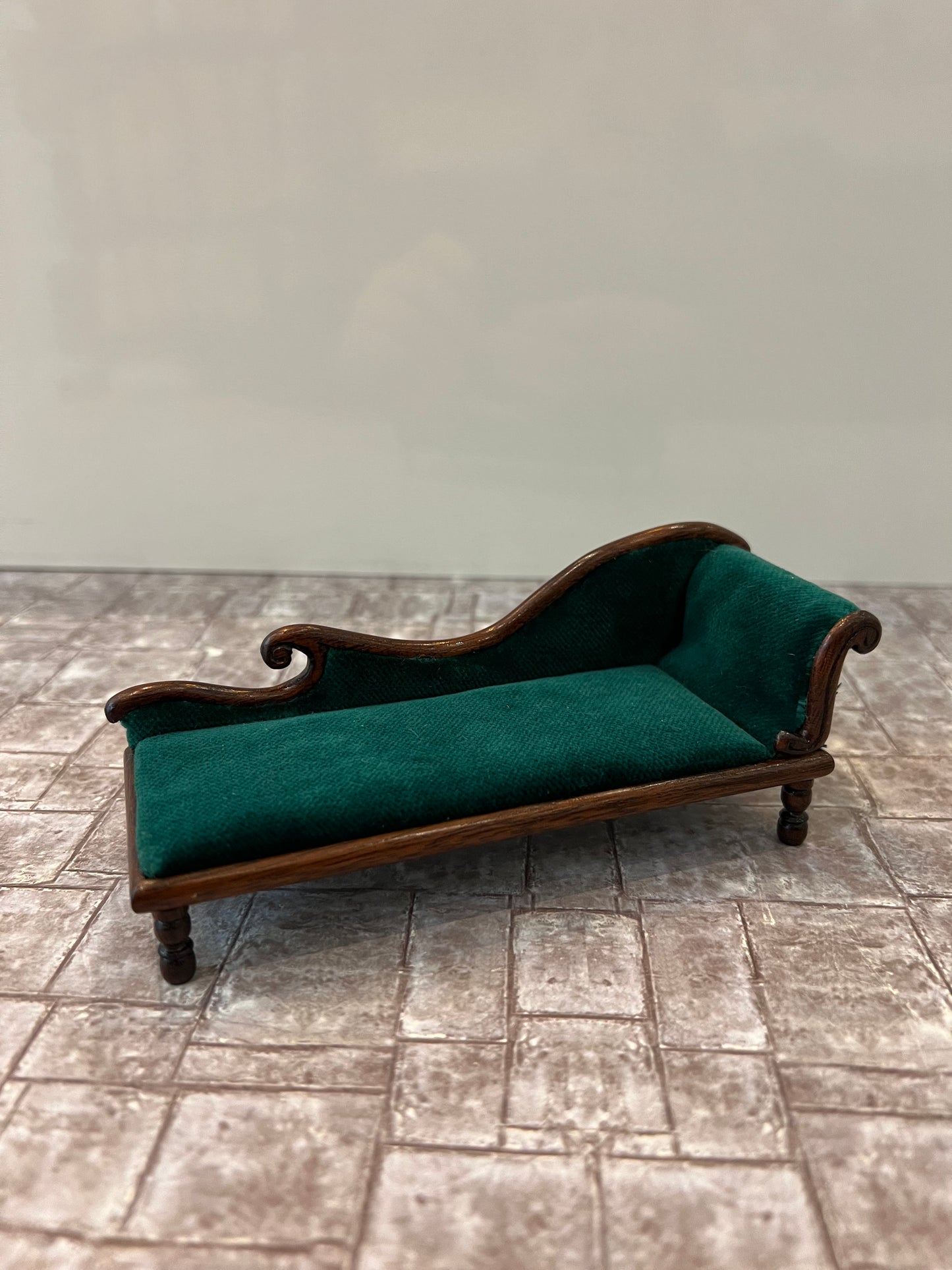 Chaise lounge