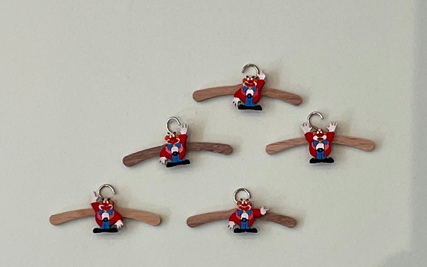 Kledinghangers met clown