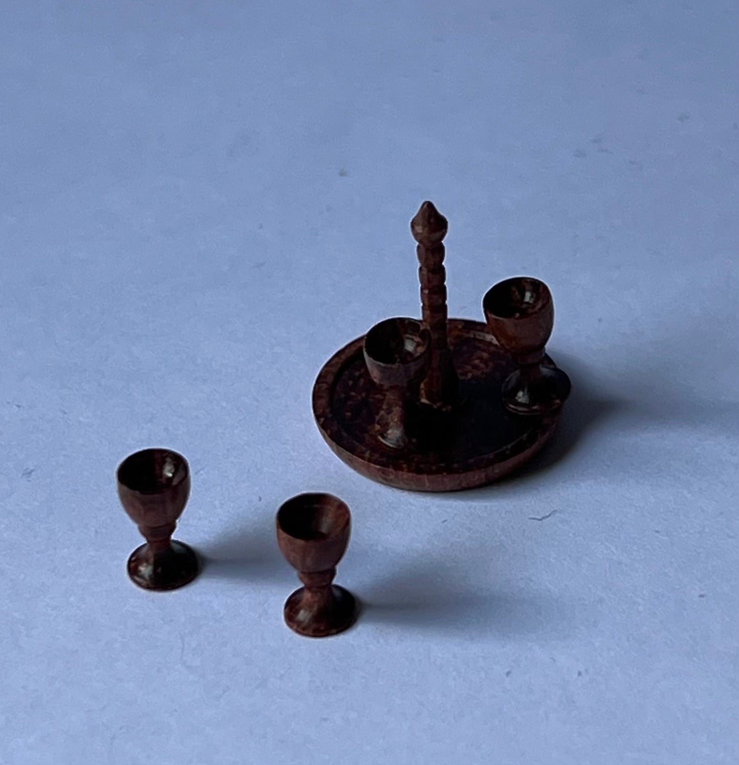 Eierdophouder met 4 dopjes