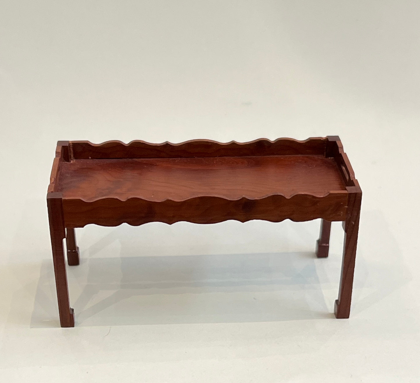 Salon tafel Escutcheon