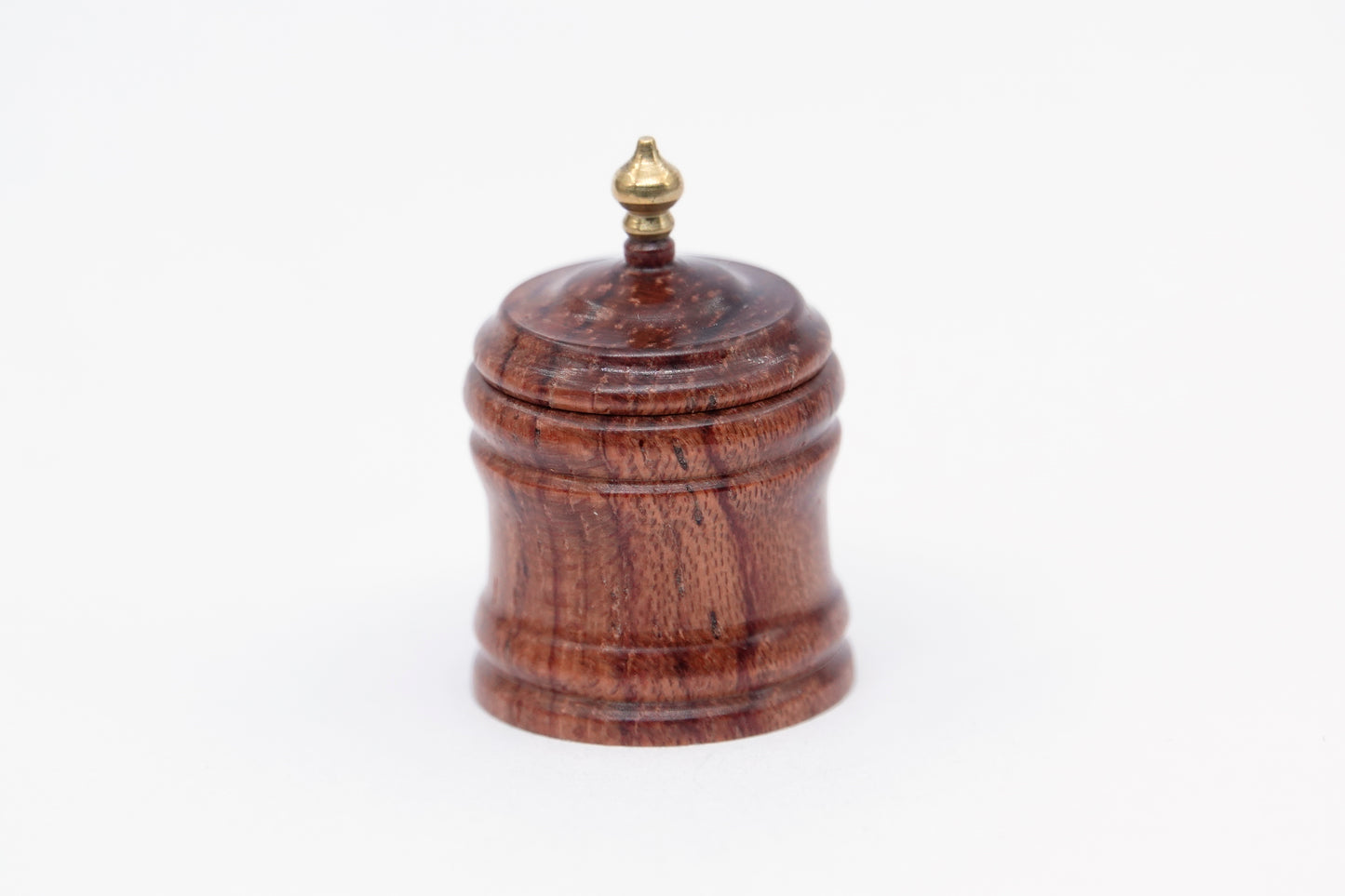 Tabakspot met deksel