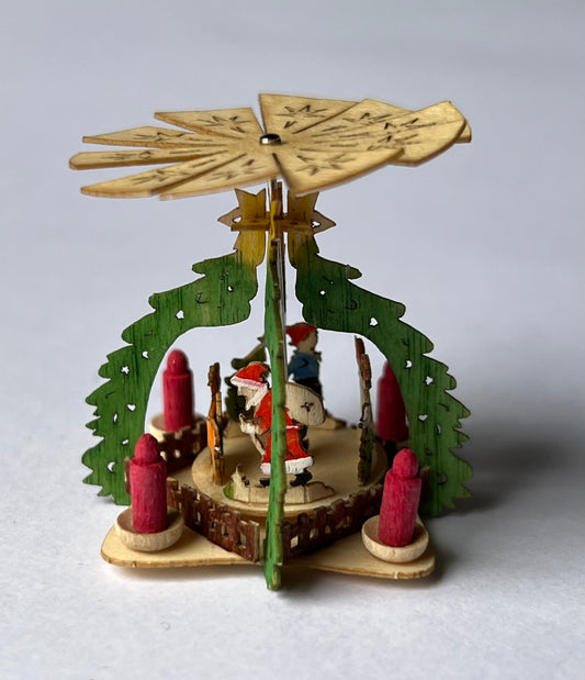 Kerst piramide carrousel